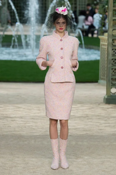 Look 17